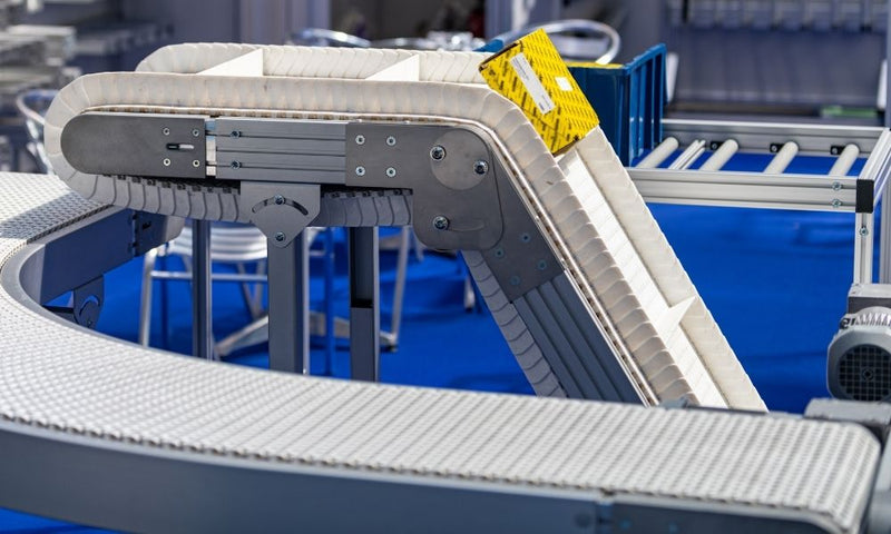 4 Common Uses for Incline and Decline Conveyor Belts